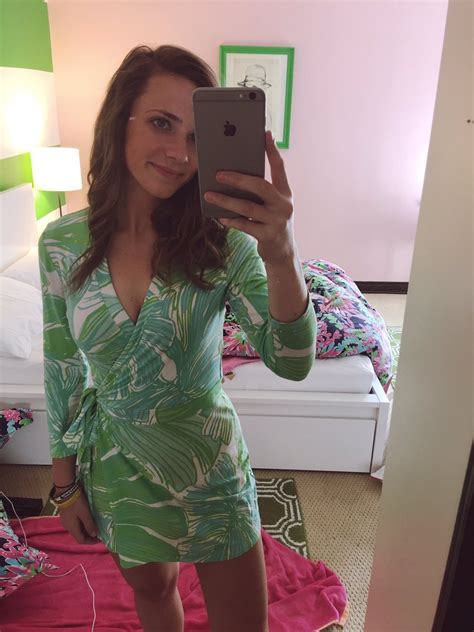 25 Pictures Of Girls With Iphones Fapville