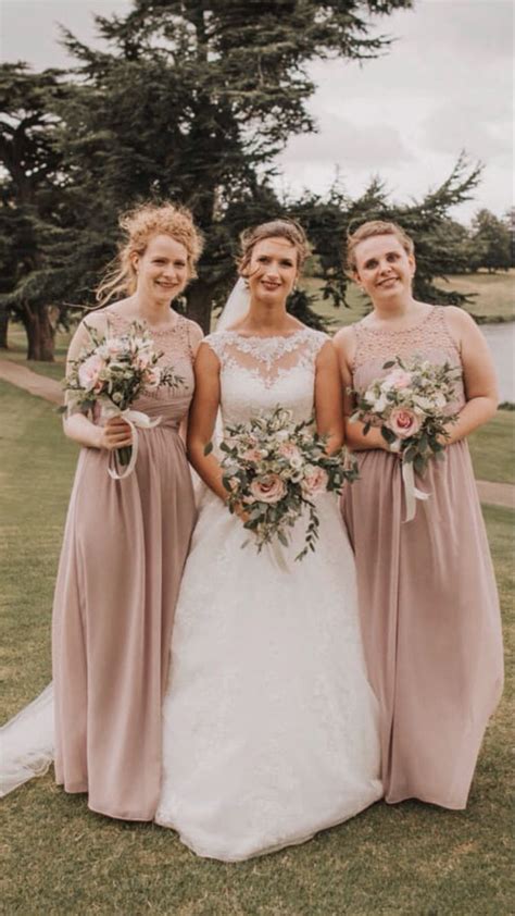 Wedding Day Dusky Pink Bridesmaid Dresses Bride Bouquets Wedding