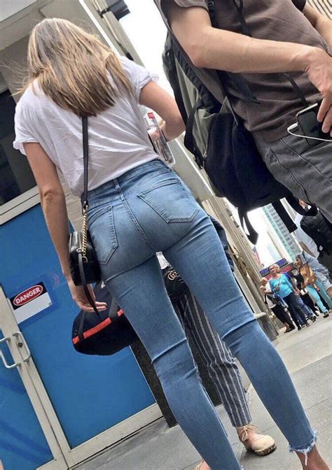 ボード「sexy Jeans」のピン