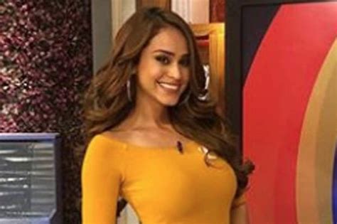 ‘worlds Hottest Weather Girl Raises Temperatures On Live Tv In Skin Tight Dress Daily Star