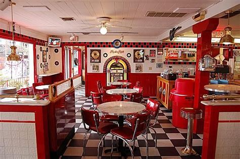 Create A Classic Diner Feel With 50s Diner Decor Ideas For Your Home