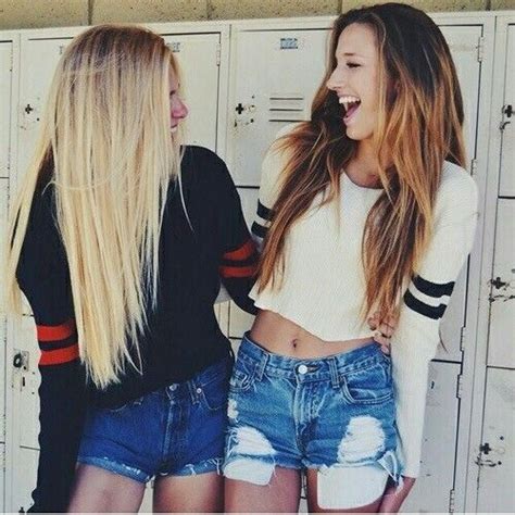 Blonde And Brunette Best Friend Photography Friend Poses Friends