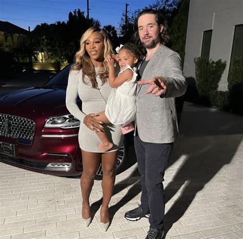 Serena Williams Posed With Her Husband Alexis Ohanian And Daughter