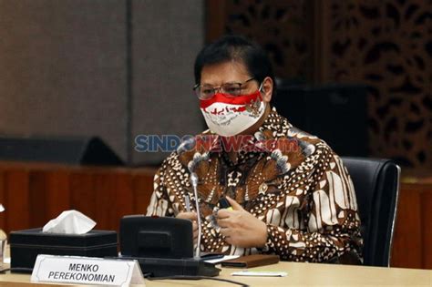 Hingga saat ini, tercatat ada 46 orang meninggal dunia akibat gempa sulbar, 9 orang meninggal di kabupaten majene dan 37 orang meninggal di kabupaten mamuju. Berduka atas Gempa Mamuju dan Majene, Airlangga: Bersatu ...