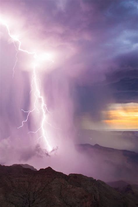 Incredible Photo Captures Grand Canyon Lightning Strike Lightning