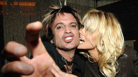 Top Ten Craziest Moments Of The 90s Pamela Anderson And Tommy Lees Sex Tape Stolen And
