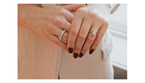 Which Order Do You Wear Wedding Engagement And Eternity Rings