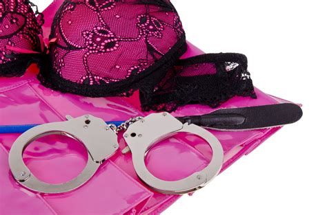 Cops ‘left Mom’s Sex Toys’ In 5 Year Old Daughter’s Bedroom