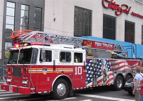 Seagrave Fire Truck Ladder Co 10 Fdny Seagrave 100 Ft Re Flickr