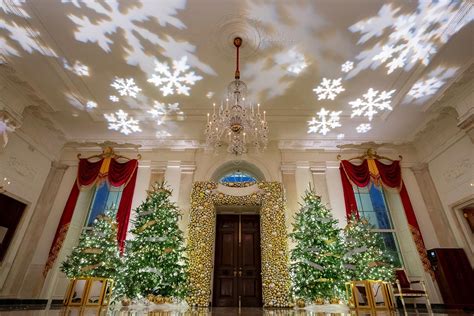 the white house just revealed its holiday decorations reader s digest