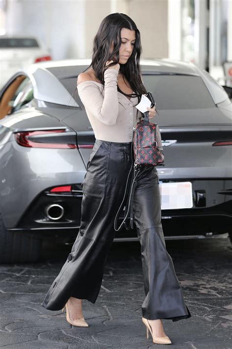 Kourtney mary kardashian (born april 18, 1979) is an american media personality, socialite, and model. Kourtney Kardashian at Il Pastaio restaurant - Leather ...