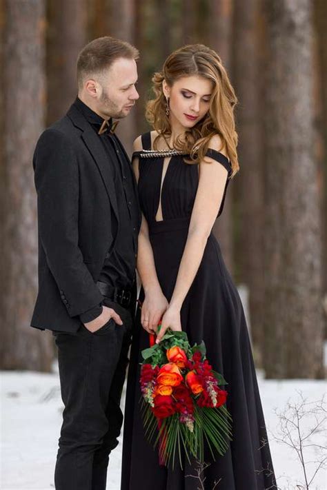 Top 13 Winter Wedding Dress Styles