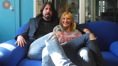 Ed sheeran joined jo whiley to play live on in concert. BBC Radio 2 - Jo Whiley, With Dave Grohl