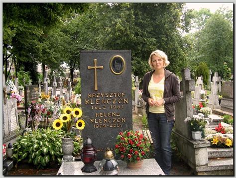 Jest to jedyna oficjalna polska strona serialu zbuntowany anioł! Krzysztof Klenczon - wspomnienia: Przy grobie Krzysztofa ...