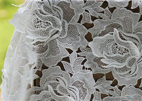 White Water Woluble French Polyester Guipure Lace Fabric With 3d Flower
