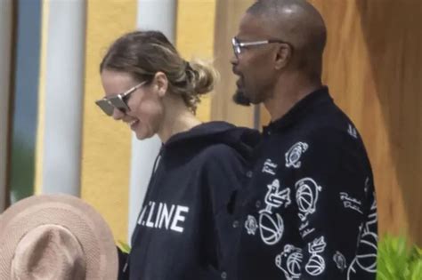 Jamie Foxx Get Spotted Holding Hands With His Girlfriend Alyce