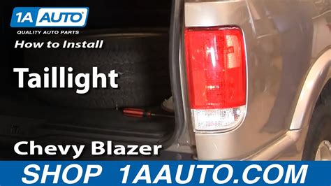 How To Replace Tail Light 1995 2004 Chevy Blazer S10 1a Auto