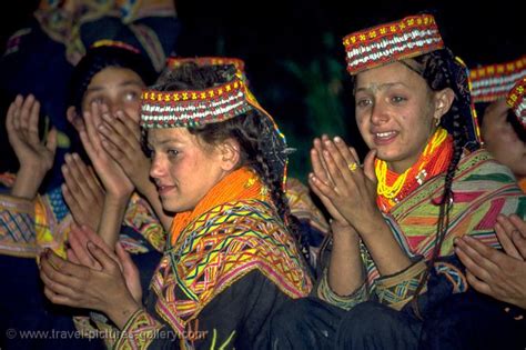 pictures of pakistan bumburet to peshawar 0013 kalasha girls in traditional dress