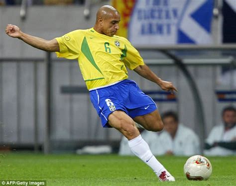 Roberto Carlos Faces Jail For Delaying Child Support Daily Mail Online