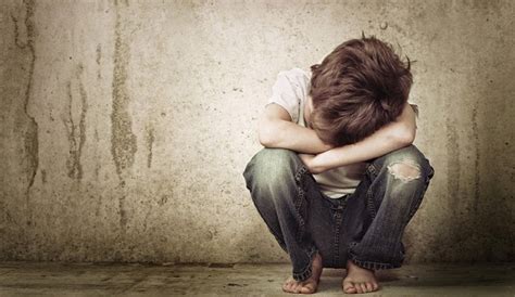 5 heridas emocionales de la infancia que nos siguen dañando como