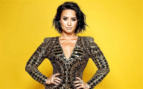 2k Free Download Demi Lovato Portrait American Singer Hoot Beautiful Dress American