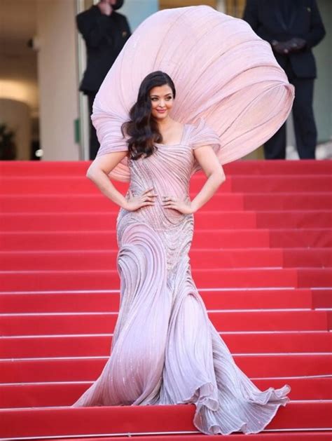 Aishwarya Rai Bachchan Hit The Red Carpet At The 2022 Cannes Film