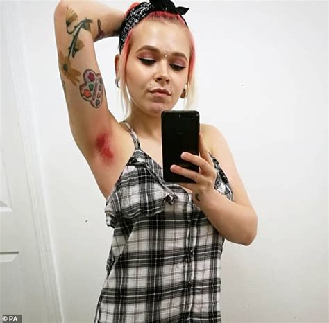 Woman Takes Januhairy Trend Even Further By Dyeing Armpit Hair Pink