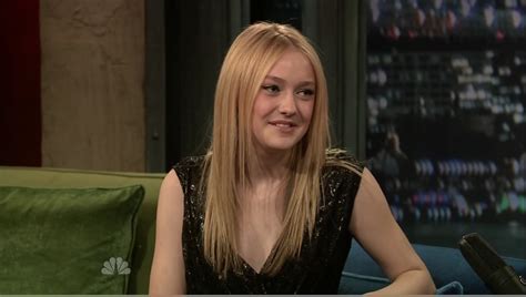 Image Dakota Fanning Jimmy Fallon Ceauntay Gordens Junkplace Wiki