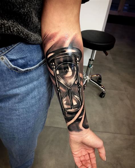 Amazing Hourglass Tattoo Designs That Will Blow Your Mind Artofit
