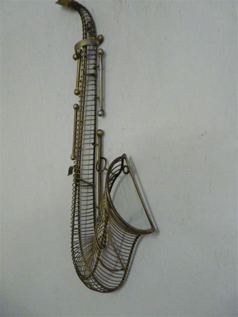 Contemporary Metal Wall Art Saxophone Wire Gold Musikinstrumente