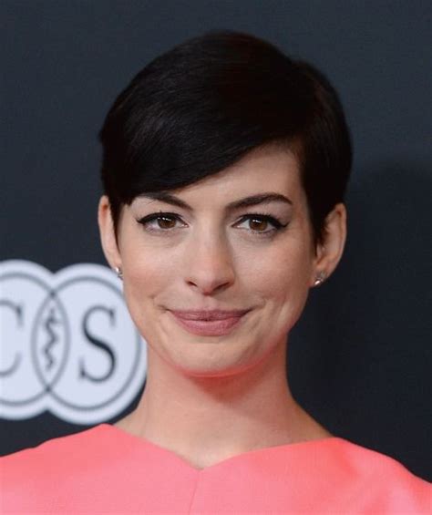 Anne Hathaway Is Pretty In Pink