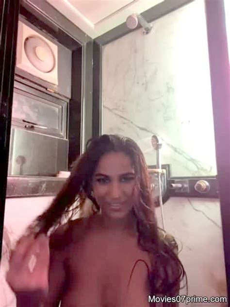 Poonam Pandey Live Shower Videotape Free Hd Porn 4e