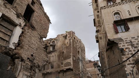 Yemen's UNESCO-listed Old Sanaa houses collapse in heavy ...