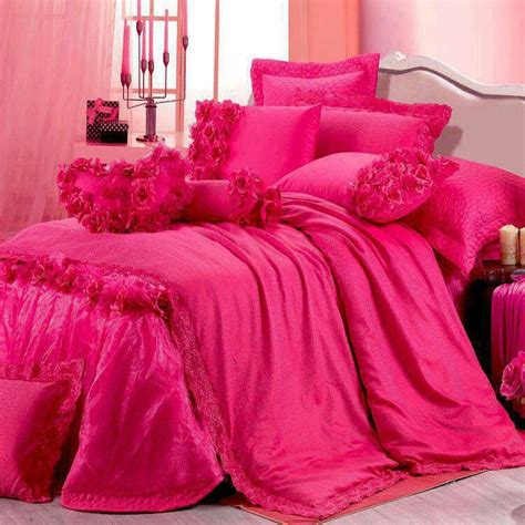 Comforter Bedding Set In Hot Pink Linge De Lit Chambres Roses