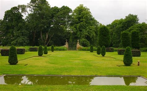 A Private Garden At Haddon Hall In Derbyshire Arne Maynard Garden