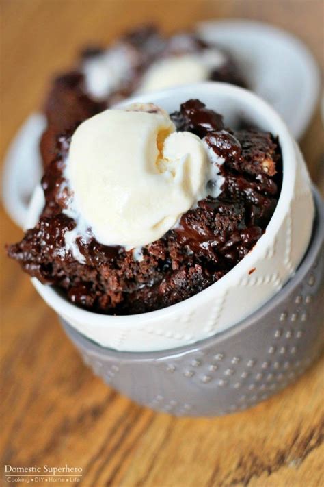 Slow Cooker Chocolate Lava Cake Is A Moist Yummy Cake Oozing With Chocolate Sauce It S Easy And