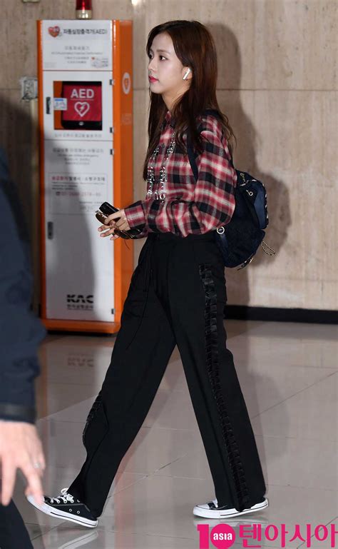 jisoo blackpink airport fashion