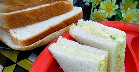 Sandwich juga bisa dijadikan untuk bekal dan cocok untuk diet, karena cara membuatnya sangat praktis dan bisa mengenyangkan perut. SANDWICH TELUR - Semudah ABC | Fiza's Cooking