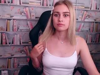 EffieJoy Naked On Cam For Live Porn Video Chat PornGirls