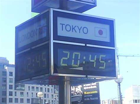 Aquí usted puede ver qué hora exacta es en tokio, japón ahora mismo; La hora en Tokio LOL | danakato501 | Flickr