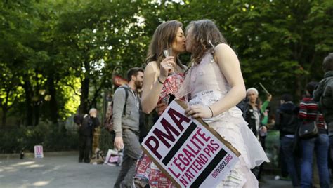 On Ne Pense Pas Assez Aux Lesbiennes Quand On Parle Du Mariage Pour Tous Slate Fr