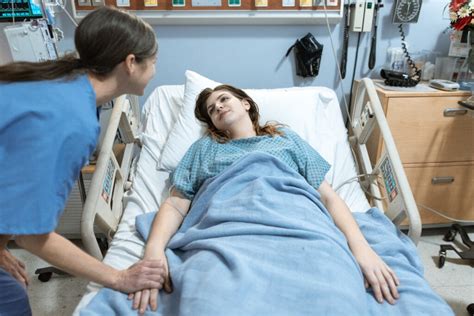 Ways Nurses Can Provide Emotional Support To Their Patients