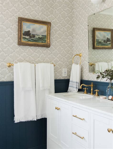 Upgrade your standard towel bar with these creative uses. 12 Alternatives Where To Put Towel Bar In Small Bathroom ...