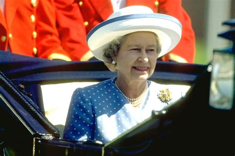 Queen Elizabeth Iis Sapphire Jubilee 30 Of Her Majestys Most Iconic