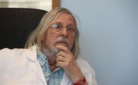 Francesoir vous propose la retranscription des moments essentiels de cette vidéo. Le professeur Didier Raoult poursuivi par l'Ordre des médecins