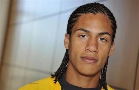 Are you ready to #playfootballchangethegame with us @raphaelvarane ? Losc : 10M€ pour Varane... c'est 10 fois son prix