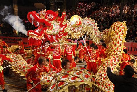 Hundreds of thousands of people go to watch the parade from the west end to trafalgar square. Chinese New Year: 7 lucky dishes that might bring luck to ...