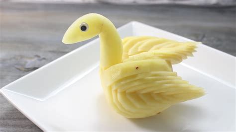 Attractive Art In Potato Swan Duck Vegetable Carving Garnish Decoration