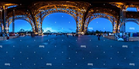360° View Of The Eiffel Tower La Tour Eiffel Alamy