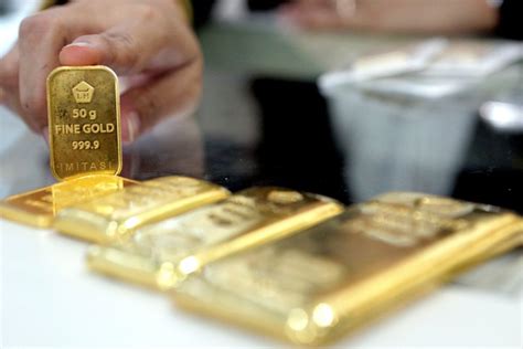 Sejak saat itu, secara perlahan harga kembali merangkak naik hingga kemarin dan belum kembali turun. Harga Emas Antam Melorot Jadi Rp752.000 per Gram - channel9.id